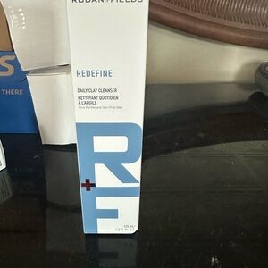 Rodan + Fields Redefine Daily Clay Cleanser - White and Blue Packaging